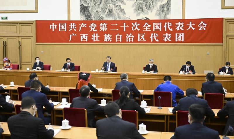 10月17日，習(xí)近平同志參加黨的二十大廣西代表團討論。新華社記者 謝環(huán)馳 攝