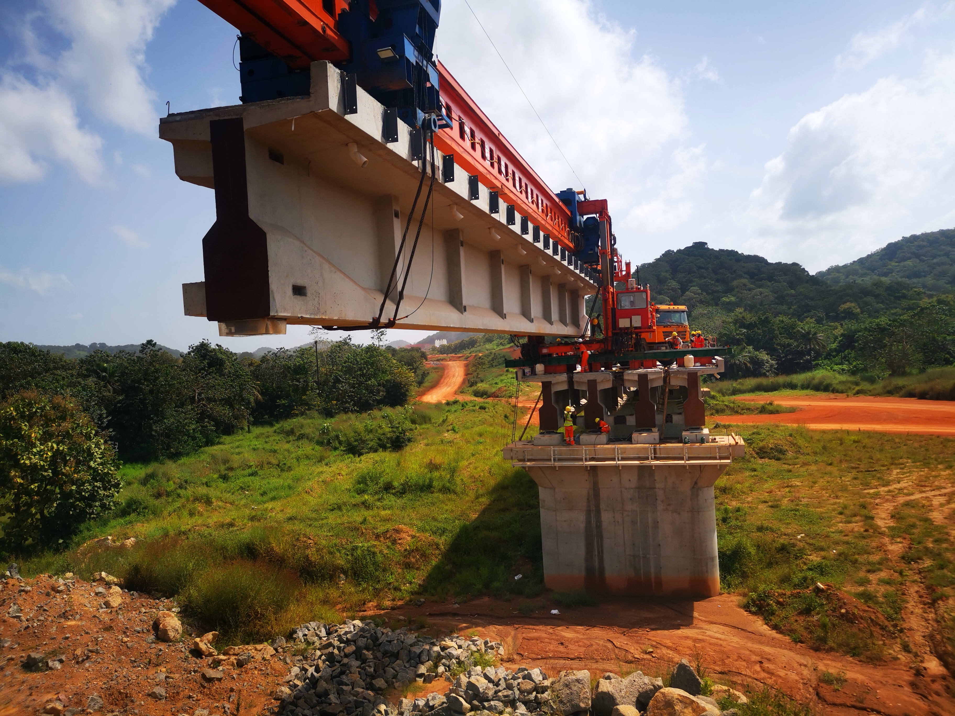 Bridge Girder Erection for 21 Bridges on the Urkaba to Mamu Tunnel Section of Guinea’s Morebaya-Simandou Railway Completed